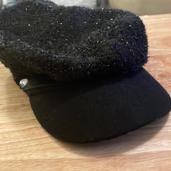 Ladies Black Cap - Picture 1 of 4
